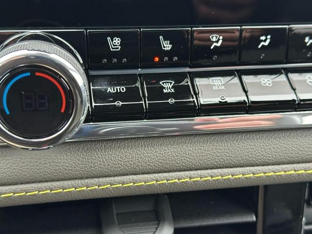 2025 Chevrolet Colorado Vehicle Photo in COLUMBIA, MO 65203-3903