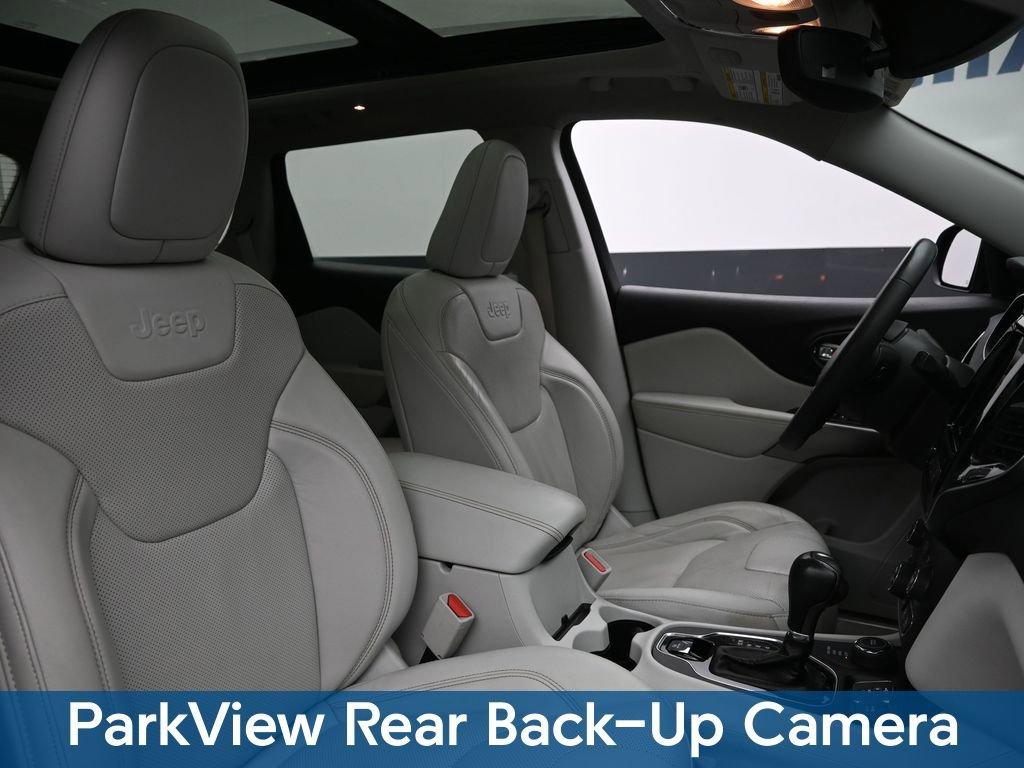 2021 Jeep Cherokee Vehicle Photo in Cedar Rapids, IA 52402