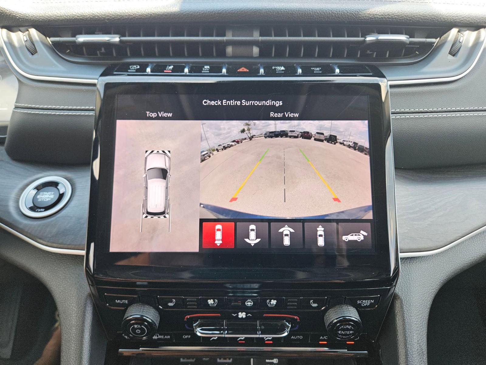 2023 Jeep Grand Cherokee Vehicle Photo in Seguin, TX 78155