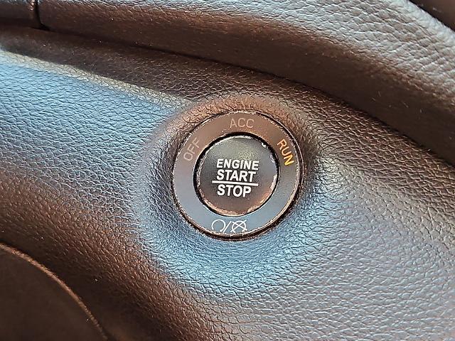 2019 Jeep Cherokee Vehicle Photo in TREVOSE, PA 19053-4984