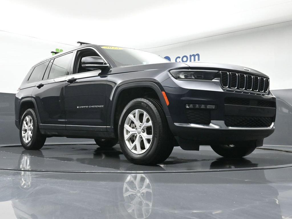 2023 Jeep Grand Cherokee L Vehicle Photo in Cedar Rapids, IA 52402