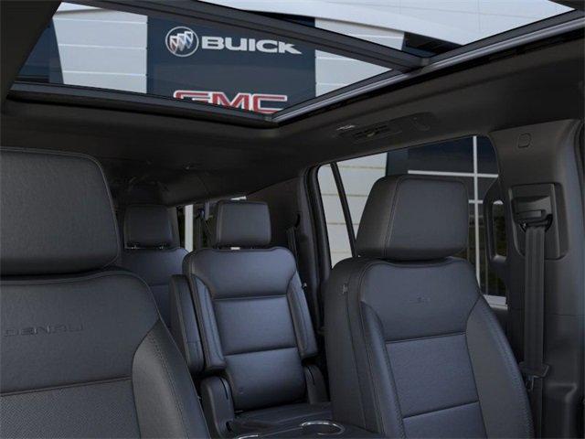 2025 GMC Yukon XL Vehicle Photo in ROCHESTER HILLS, MI 48307-2741