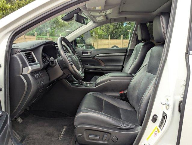 2017 Toyota Highlander Vehicle Photo in San Antonio, TX 78230