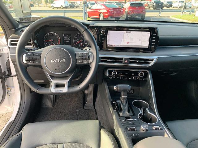 2024 Kia K5 Vehicle Photo in MOON TOWNSHIP, PA 15108-2571