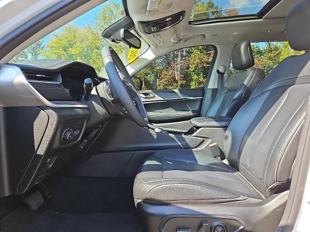 2023 Jeep Grand Cherokee L Vehicle Photo in TREVOSE, PA 19053-4984