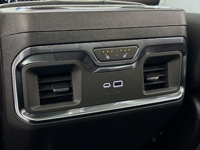 2025 GMC Sierra 3500 HD Vehicle Photo in PUYALLUP, WA 98371-4149