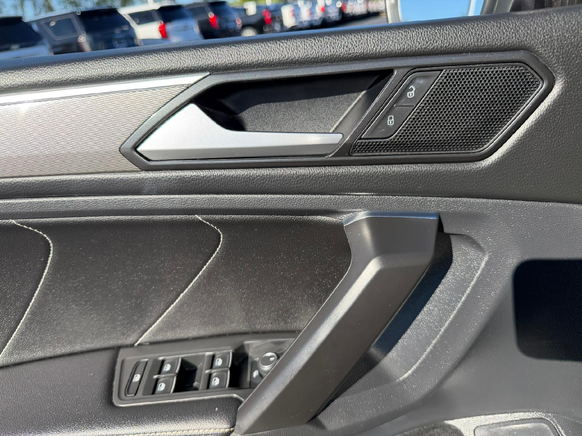 2022 Volkswagen Tiguan photo 30 of 37