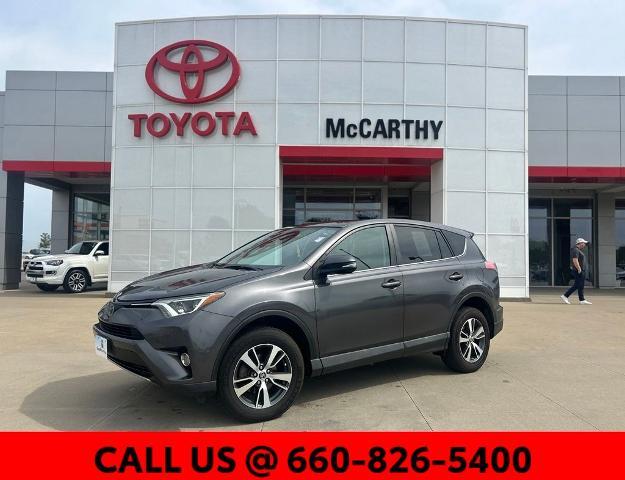 2018 Toyota RAV4 Vehicle Photo in Sedalia, MO 65301