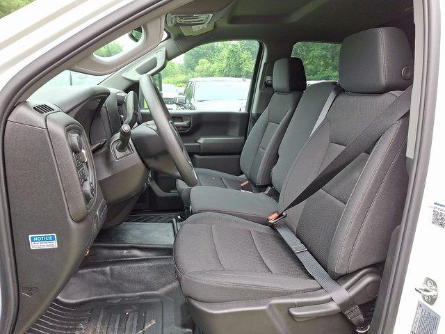2025 Chevrolet Silverado 3500 HD Chassis Cab Vehicle Photo in PAWLING, NY 12564-3219