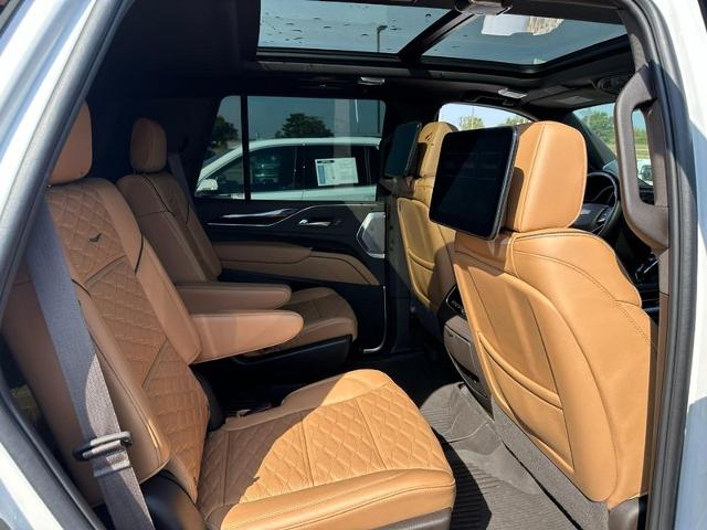 2024 Cadillac Escalade Vehicle Photo in COLUMBIA, MO 65203-3903