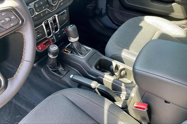 2024 Jeep Wrangler Vehicle Photo in INDEPENDENCE, MO 64055-1314