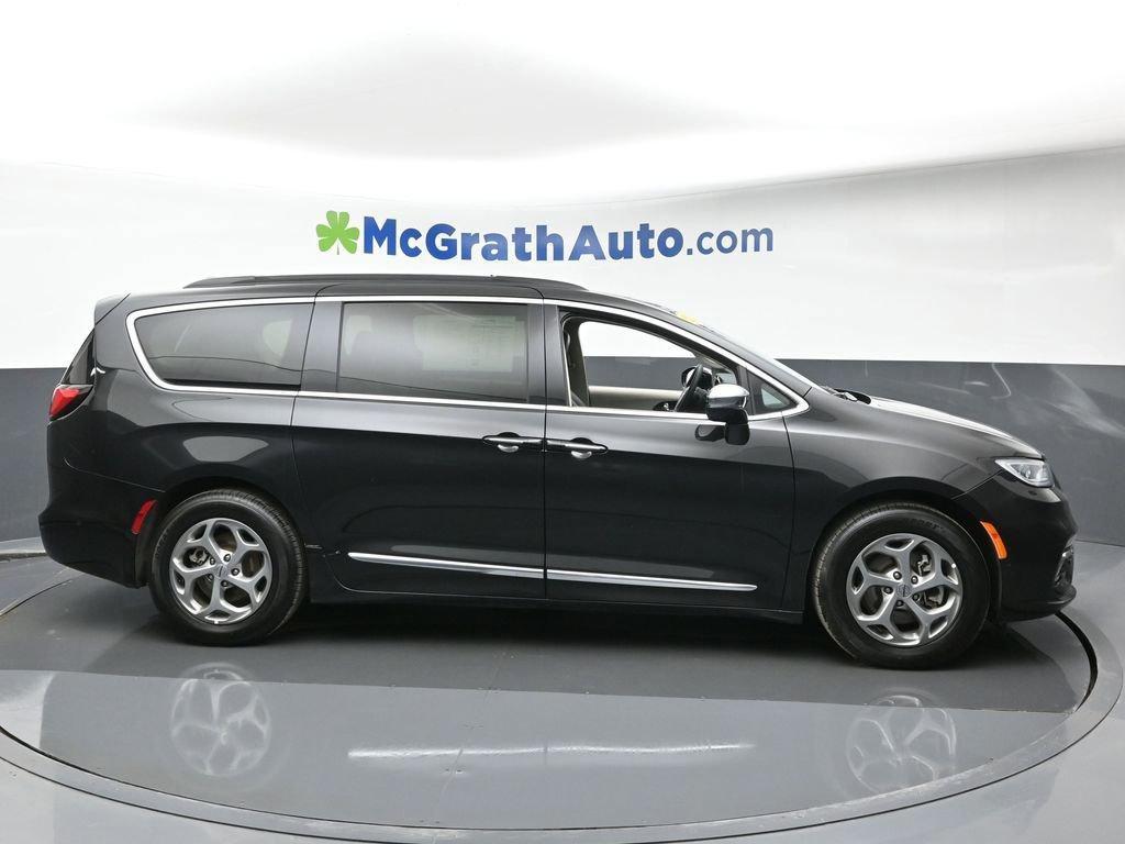2022 Chrysler Pacifica Vehicle Photo in Cedar Rapids, IA 52402