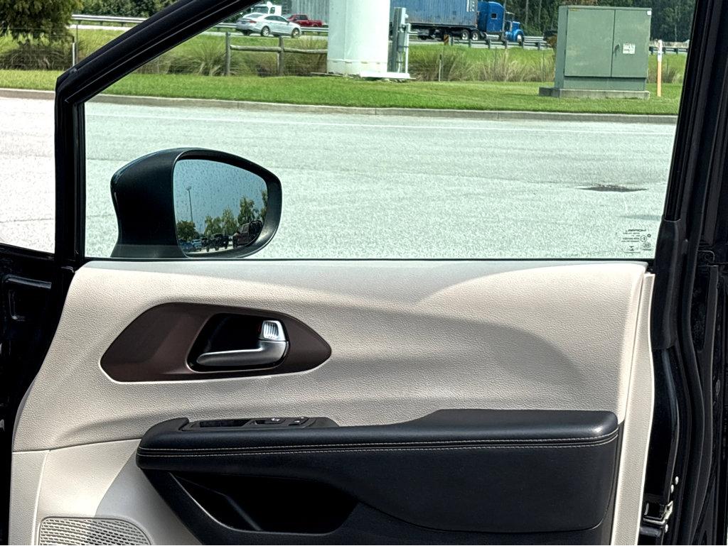 2022 Chrysler Voyager Vehicle Photo in POOLER, GA 31322-3252