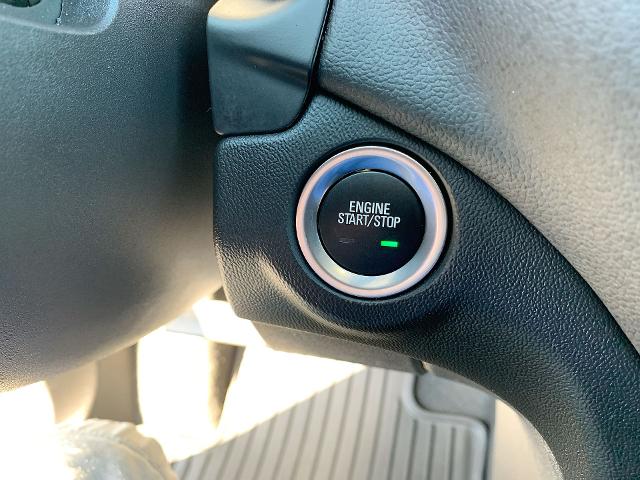 2022 Chevrolet Equinox Vehicle Photo in MOON TOWNSHIP, PA 15108-2571
