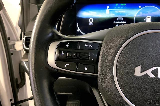 2023 Kia Sportage Vehicle Photo in Lees Summit, MO 64086