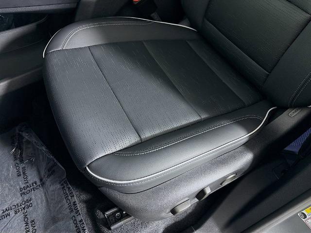 2025 Buick Enclave Vehicle Photo in PUYALLUP, WA 98371-4149