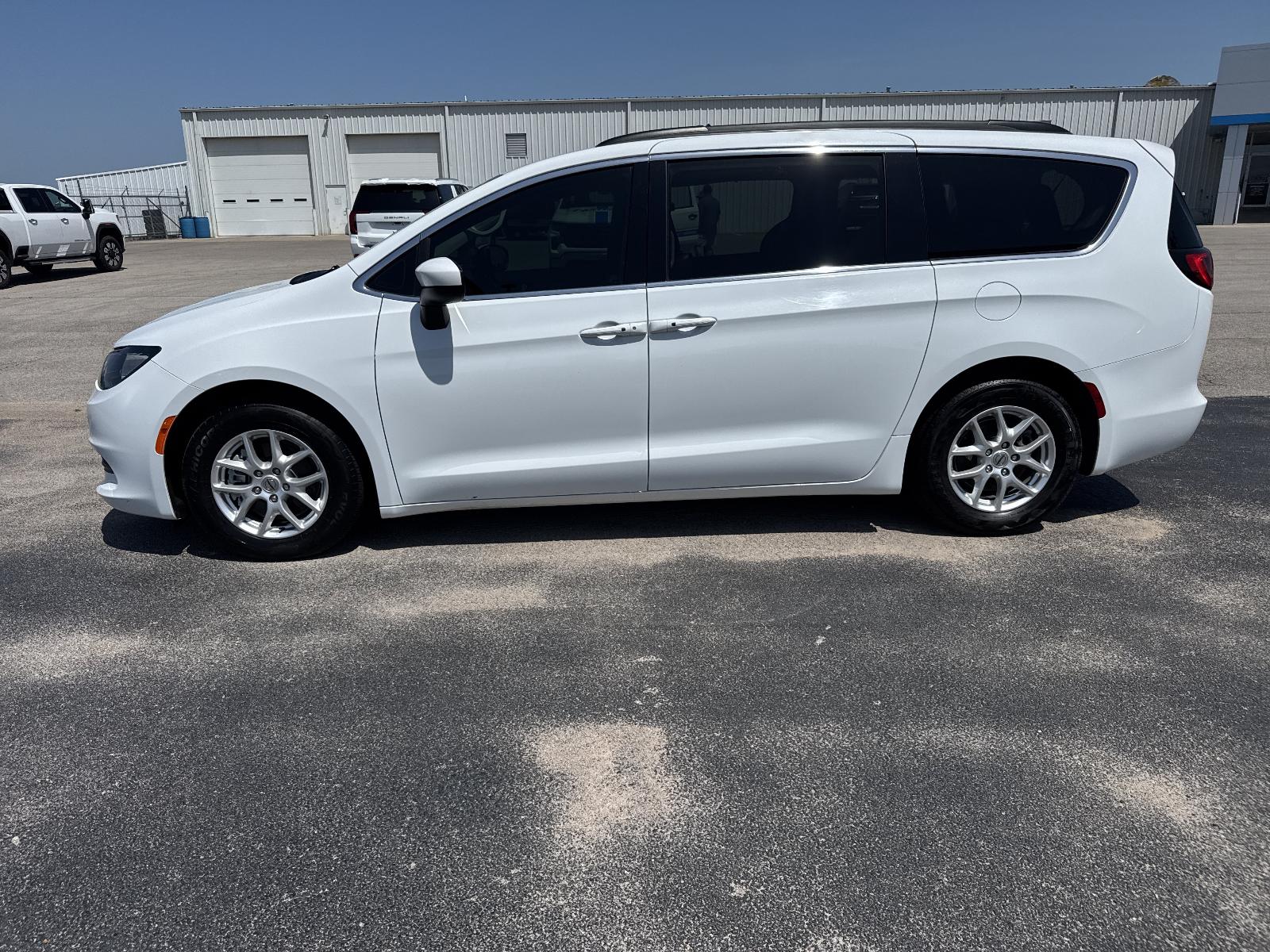 View vehicle photo 2