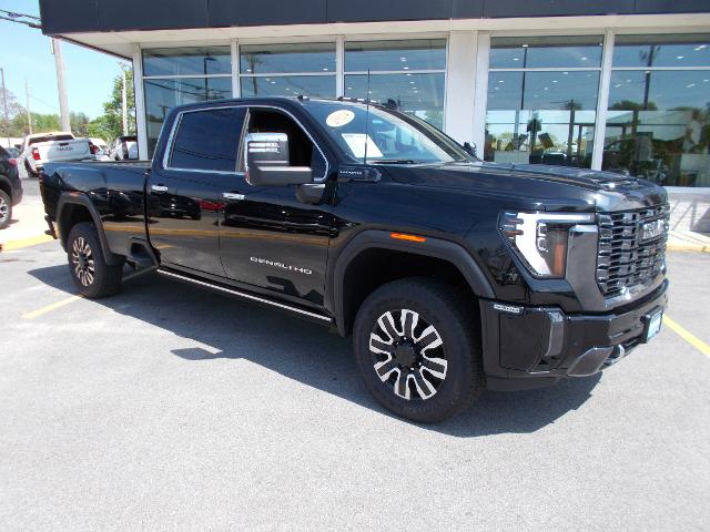 2024 GMC Sierra 3500 HD Vehicle Photo in LOWELL, MA 01852-4336