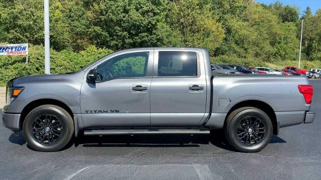 2019 Nissan Titan Vehicle Photo in MOON TOWNSHIP, PA 15108-2571