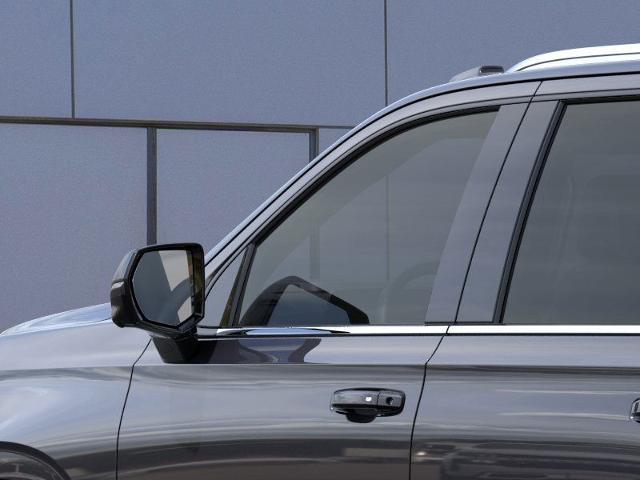 2025 Chevrolet Suburban Vehicle Photo in KANSAS CITY, MO 64114-4502
