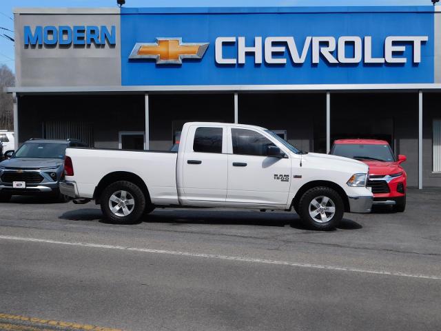 2019 Ram 1500 Classic Vehicle Photo in HONAKER, VA 24260-0000