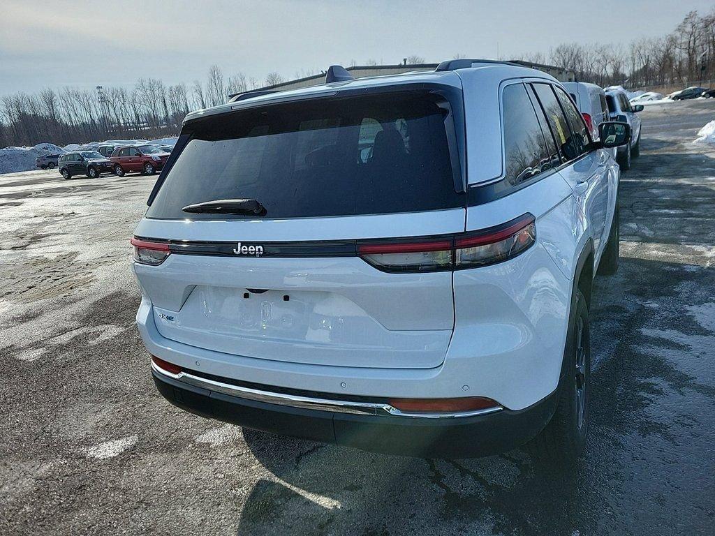 2022 Jeep Grand Cherokee 4xe Vehicle Photo in Cedar Rapids, IA 52402