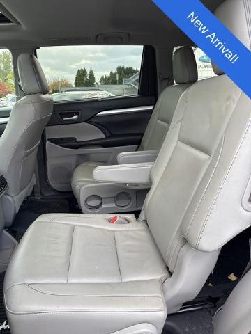 2018 Toyota Highlander Vehicle Photo in Puyallup, WA 98371