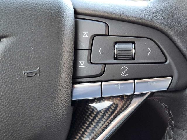 2024 Cadillac XT6 Vehicle Photo in DENTON, TX 76210-9321