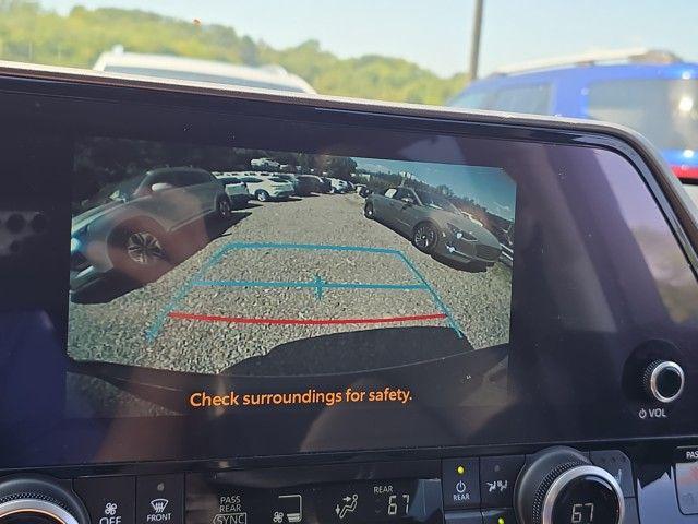 2023 Toyota Highlander Vehicle Photo in Pleasant Hills, PA 15236