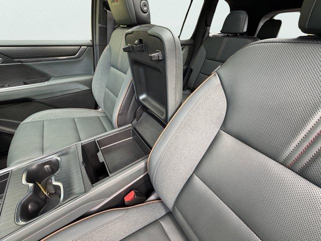 2024 GMC Acadia Vehicle Photo in LEOMINSTER, MA 01453-2952