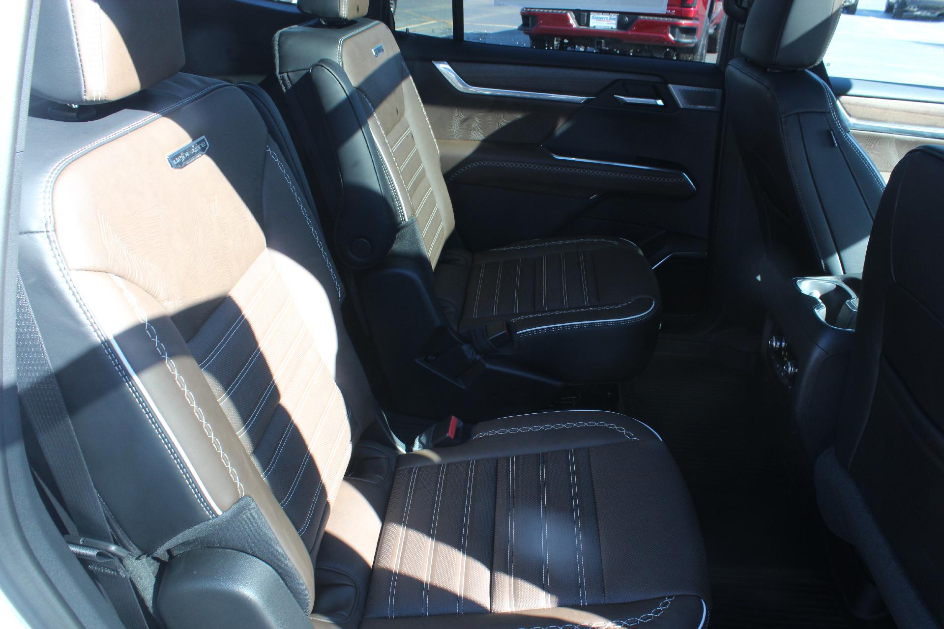 2026 GMC Acadia Vehicle Photo in AURORA, CO 80012-4011