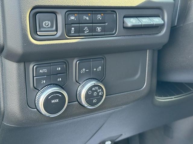 2023 GMC Yukon Vehicle Photo in COLUMBIA, MO 65203-3903
