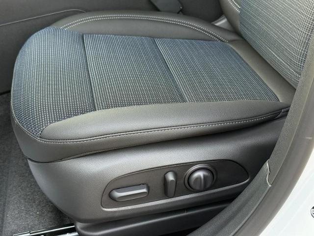 2026 Buick Envista Vehicle Photo in COLUMBIA, MO 65203-3903