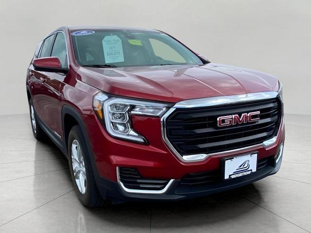 2024 GMC Terrain Vehicle Photo in Neenah, WI 54956