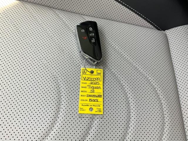 2025 Volkswagen Tiguan Vehicle Photo in Oshkosh, WI 54904