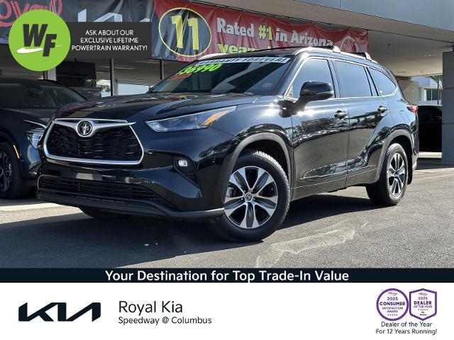 2022 Toyota Highlander Vehicle Photo in Tucson, AZ 85712