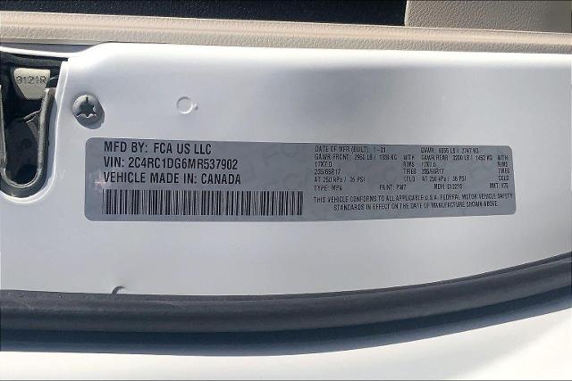 2021 Chrysler Voyager Vehicle Photo in KANSAS CITY, MO 64114-4502