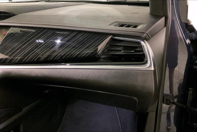 2025 Cadillac XT6 Vehicle Photo in INDEPENDENCE, MO 64055-1314