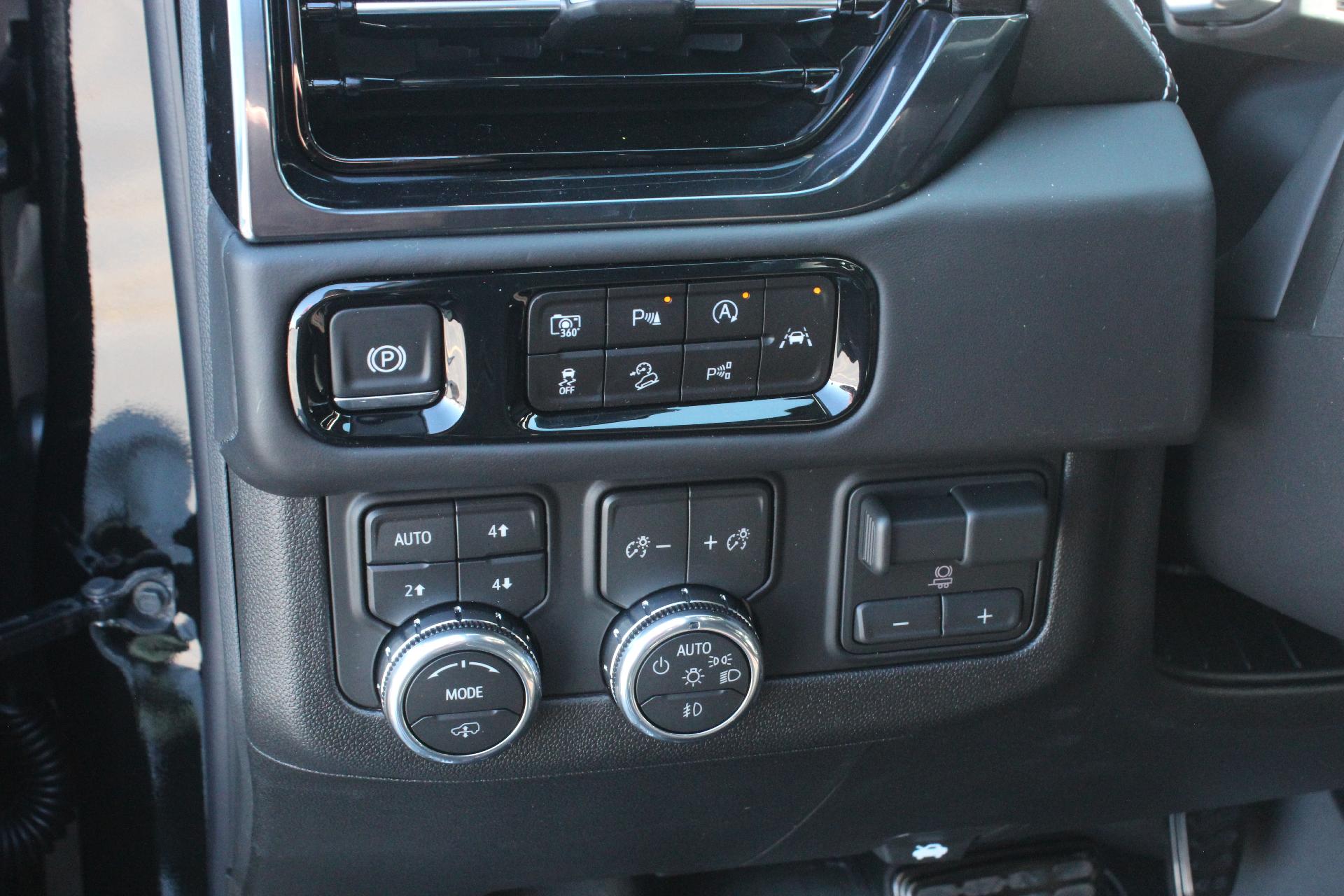 2026 GMC Yukon XL Vehicle Photo in AURORA, CO 80012-4011