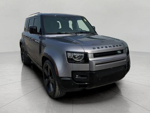 2024 Defender Vehicle Photo in Neenah, WI 54956