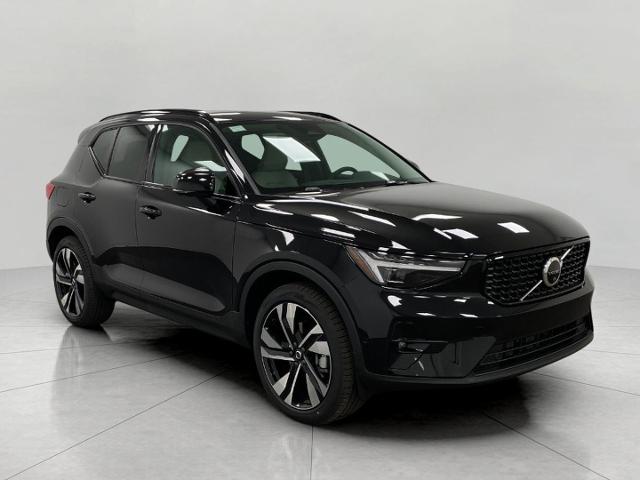 2026 Volvo XC40 Vehicle Photo in Neenah, WI 54956