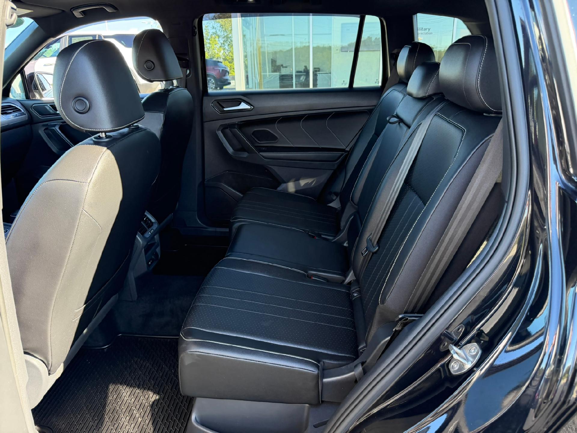 2022 Volkswagen Tiguan photo 19 of 37