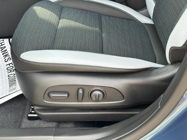 2025 Buick Envista Vehicle Photo in COLUMBIA, MO 65203-3903