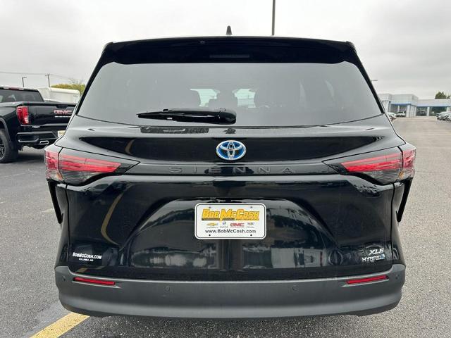 2022 Toyota Sienna Vehicle Photo in COLUMBIA, MO 65203-3903