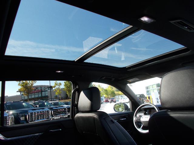 2024 GMC Acadia Vehicle Photo in LOWELL, MA 01852-4336