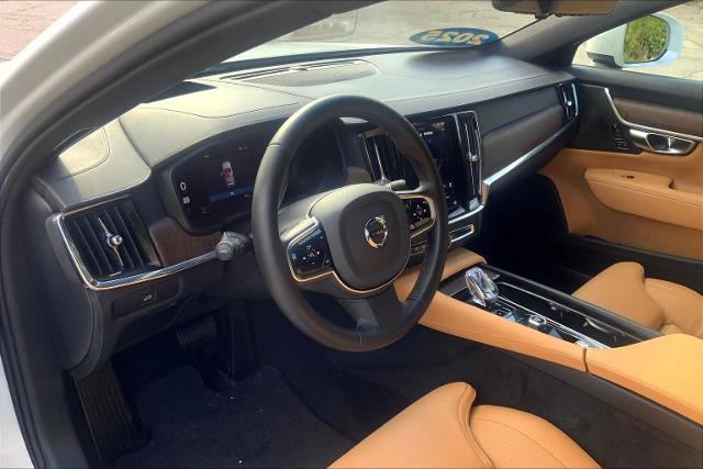 2025 Volvo V90 Cross Country Vehicle Photo in KANSAS CITY, MO 64114-4545