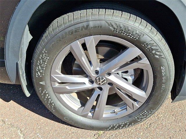 2024 Volkswagen Atlas Cross Sport Vehicle Photo in Willow Grove, PA 19090