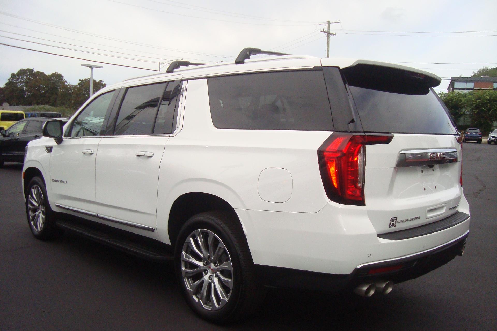 2021 GMC Yukon XL Vehicle Photo in PORTSMOUTH, NH 03801-4196