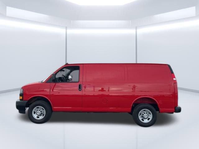 2025 Chevrolet Express Cargo 2500 Vehicle Photo in SAINT CLAIRSVILLE, OH 43950-8512