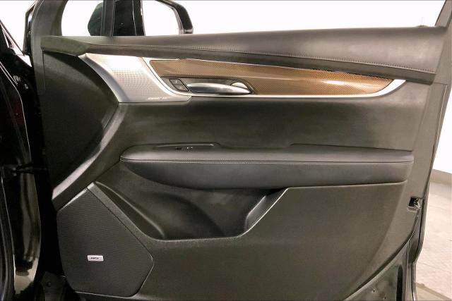 2024 Cadillac XT6 Vehicle Photo in INDEPENDENCE, MO 64055-1377